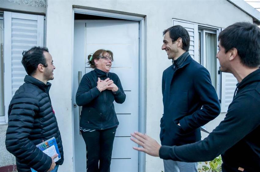 Petrecca anunció obras de asfalto, cordón cuneta y mejorado en Agustín Roca Petrecca anunció obras de asfalto, cordón cuneta y mejorado en Agustín Roca