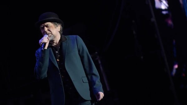 Preocupación por Joaquín Sabina: se quedó mudo en pleno show y abandonó el escenario Preocupación por Joaquín Sabina: se quedó mudo en pleno show y abandonó el escenario