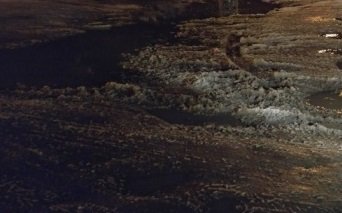 La capa de escarcha acumulada en la madrugada generó varias caídas de motos y la intervención de bomberos La capa de escarcha acumulada en la madrugada generó varias caídas de motos y la intervención de bomberos