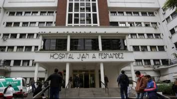 Violencia en el Hospital Fernández: así fue la pelea entre una pareja y un hombre de seguridad Violencia en el Hospital Fernández: así fue la pelea entre una pareja y un hombre de seguridad
