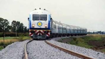 El tren de pasajeros vuelve a parar en Alberti El tren de pasajeros vuelve a parar en Alberti