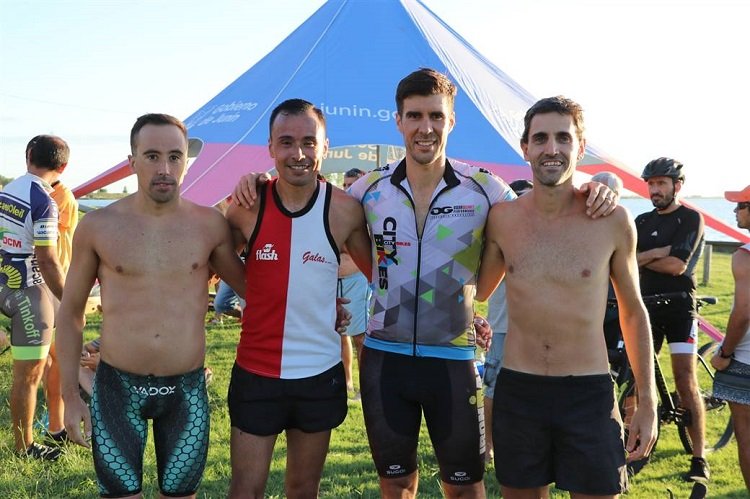 Franco Castellazzi, Mauro Cabral, Leandro Ares y Juan Pablo De Benedeto, bicampeones del tetratlón