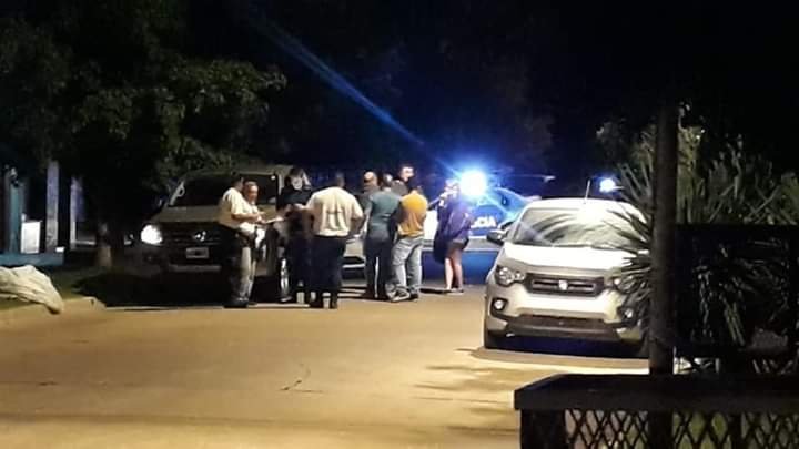 En Bragado, dejó la camioneta en marcha para saludar a un familiar y se la robaron