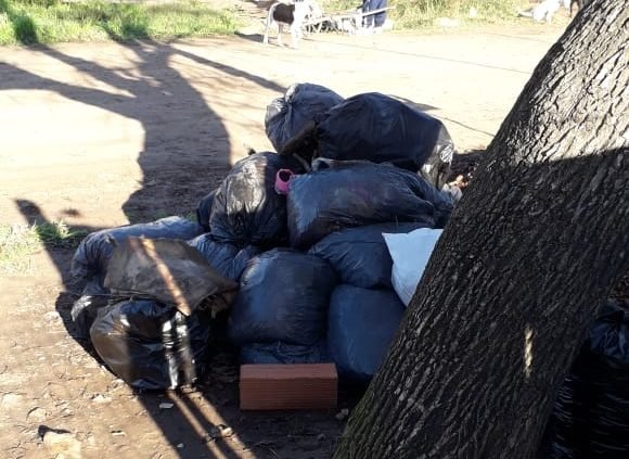 Vecinos chacabuquenses reclaman basura acumulada hace 2 meses