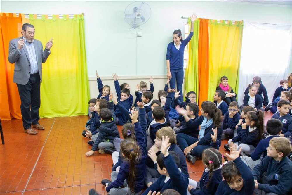Capacitan en tenencia responsable de mascotas a alumnos del Respuela