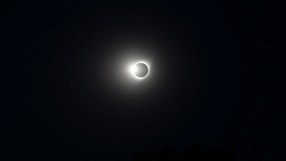 Un famoso cantante registró el eclipse en un videoclip