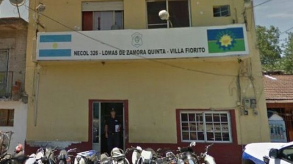 Una mujer revisó el celular de su pareja y descubrió que abusaba de sus ahijadas