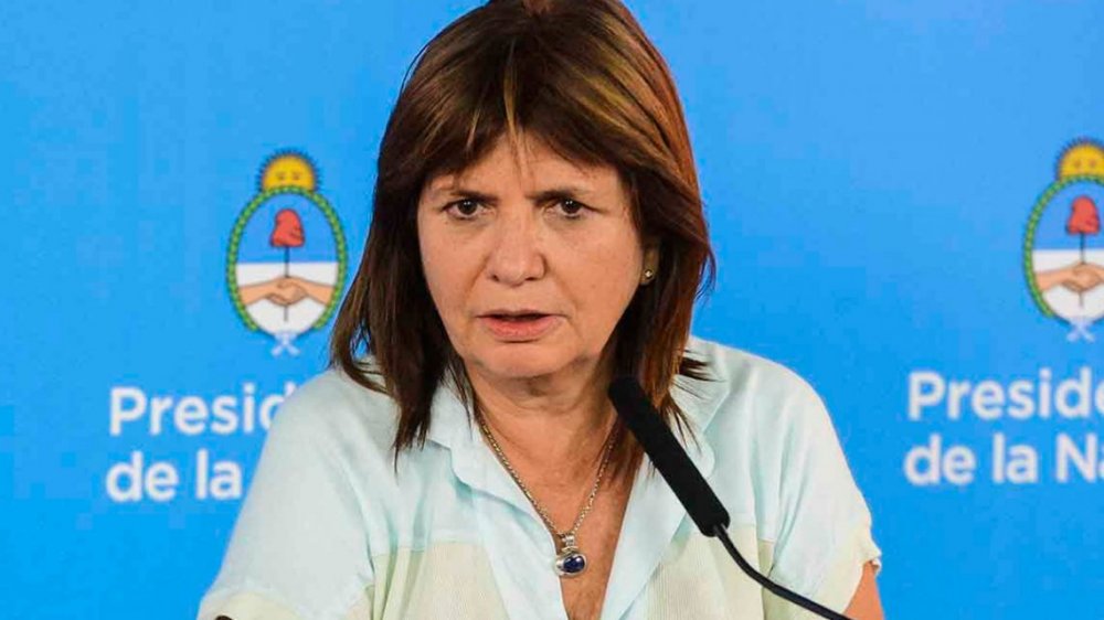 Bullrich defendió al policía que mató a un hombre de una patada
