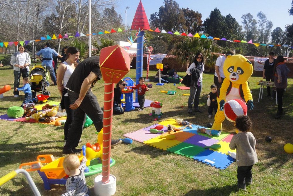 Festejo Día del Niño y la Familia en la Sociedad de Fomento Barrio Municipal 144