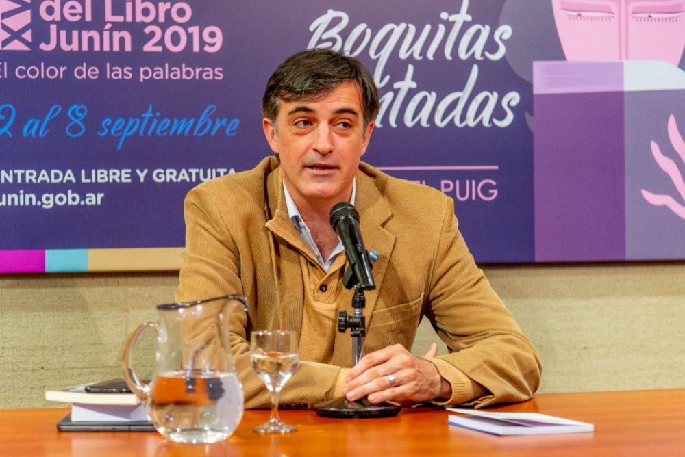 Estaban Bullrich disertó sobre educación en el cierre de la XV Feria del Libro