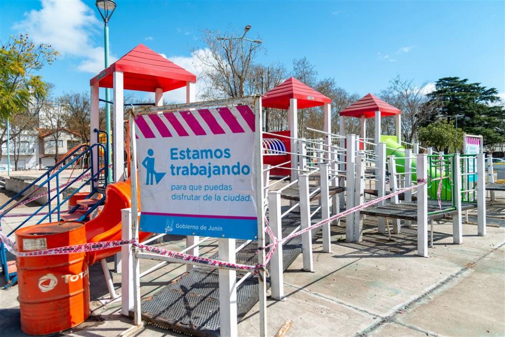 Remodelan la plaza de los niños y Yebrín