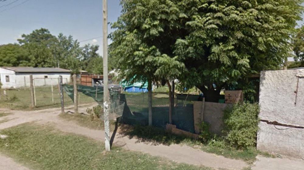 Atacan a una mujer a mazazos y encuentran muerto de un disparo a su ex novio