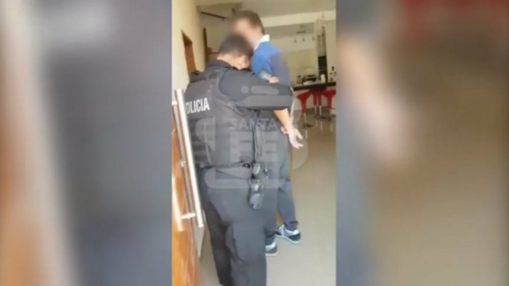 Tiró una nota por la ventana para pedir ayuda y la rescataron cuando su ex marido abusaba de ella