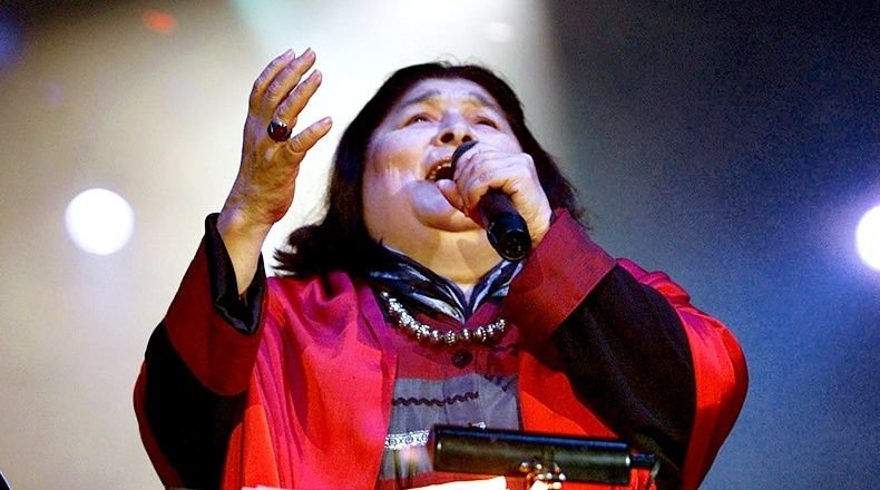Efemérides de hoy: 10 años sin Mercedes Sosa y Día Mundial de los Animales