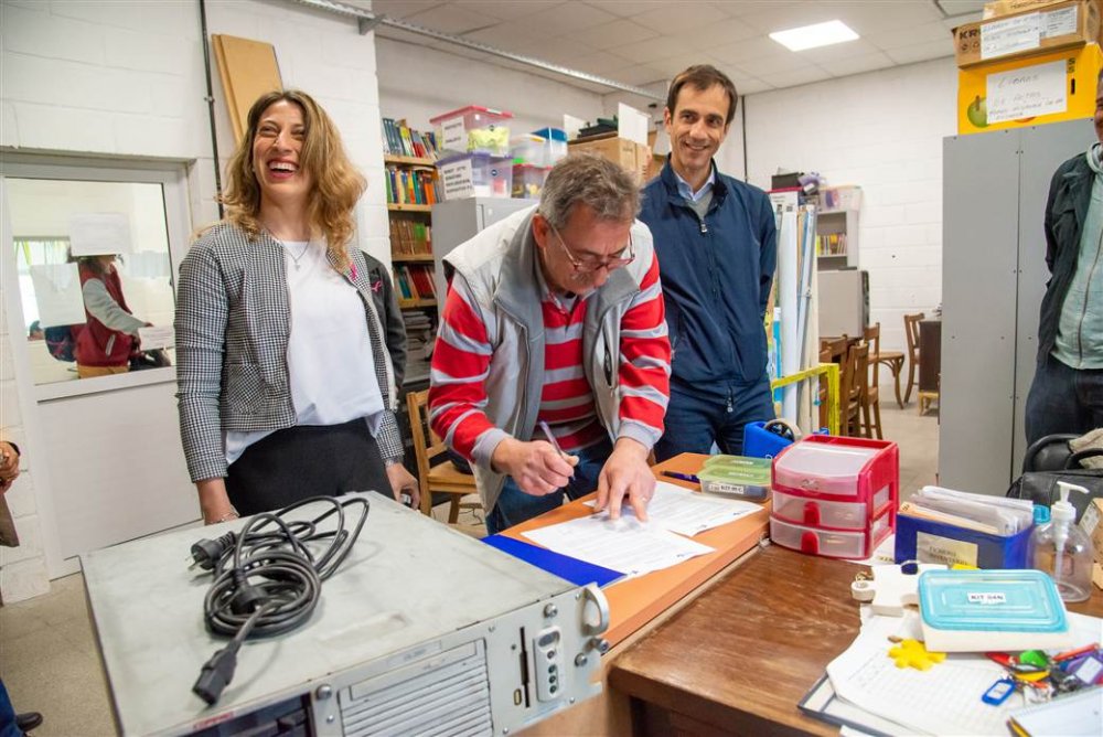 Provincia Seguros y el Municipio entregaron servidores a las escuelas técnicas de Junín