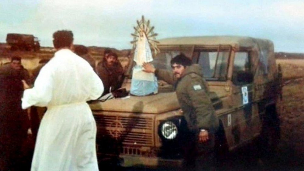 Se postergó la llegada de la imagen de la Virgen de Luján que acompañó a los soldados argentinos en Malvinas