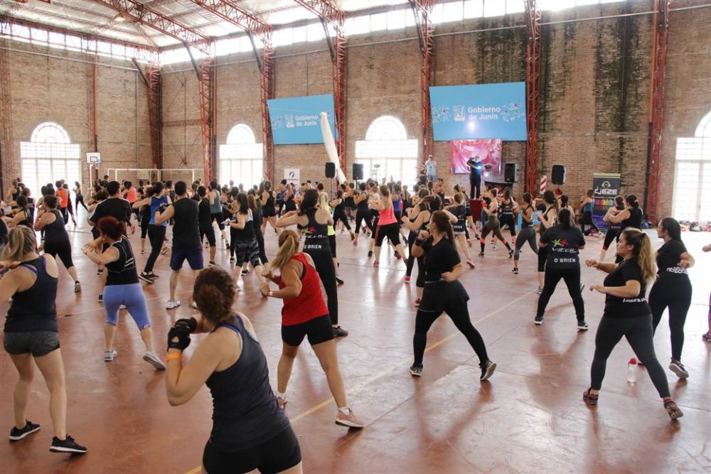 Gran convocatoria tuvo la 3ra. Máster de class de Strong by Zumba