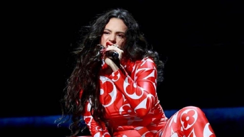 El llamativo corte de cabello punk de Rosalía cuando iba a la escuela