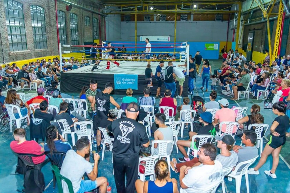 Festival solidario de boxeo en el Beto Mesa