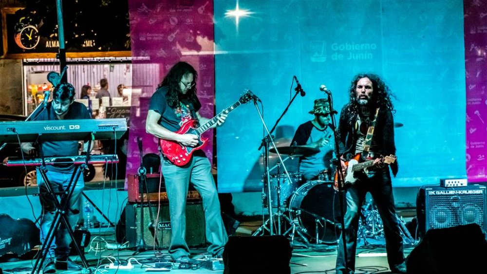 Buena concurrencia en la primera noche de Junín Rock 2020