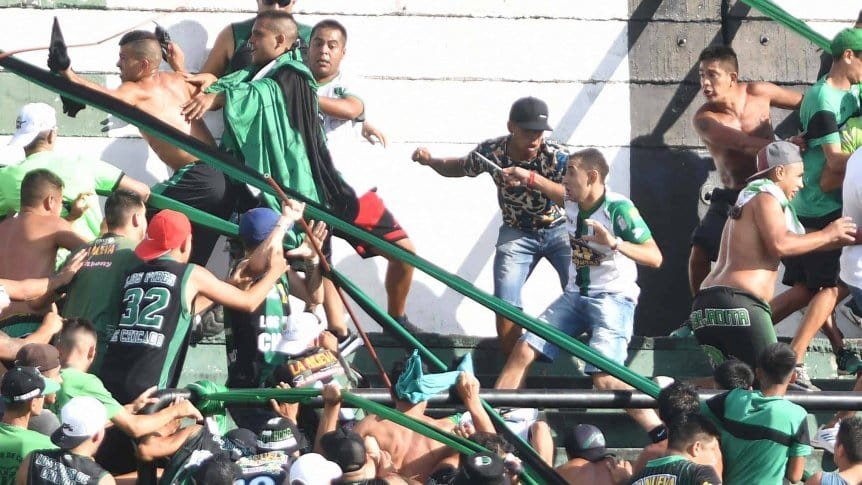 VIDEO: Así apuñalaba un barra a un hincha en medio de los incidentes en la tribuna de Nueva Chicago