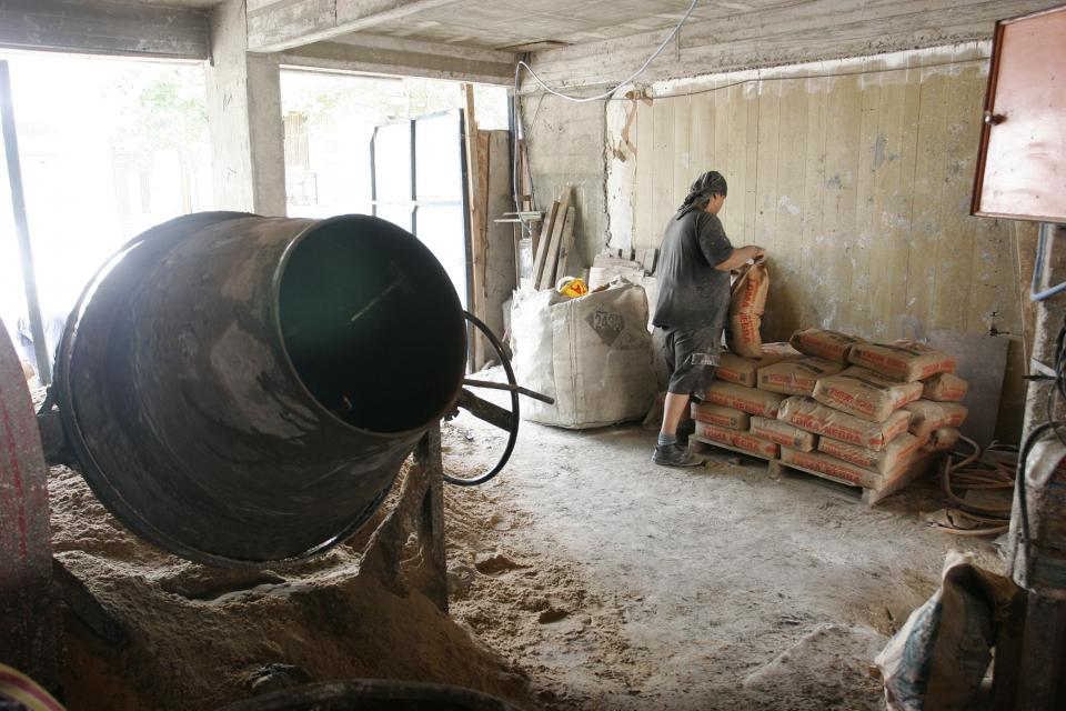 Construyeron un edificio entero de 17 pisos enganchados de la luz: EDEN les iniciaría acciones legales