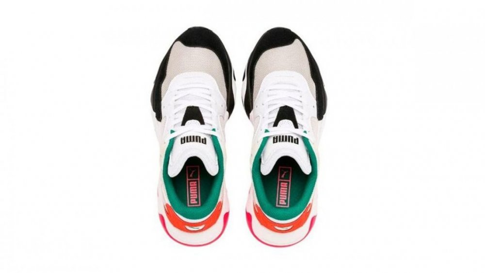 Polémica mundial por unas zapatillas que se parecen a Hitler