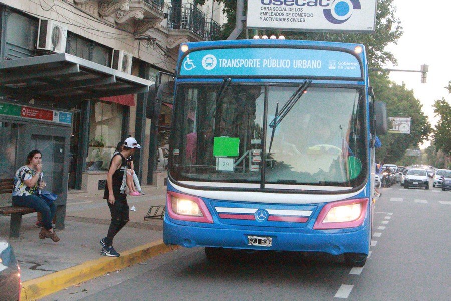 Desde hoy, el transporte público funcionará de 6 a 20