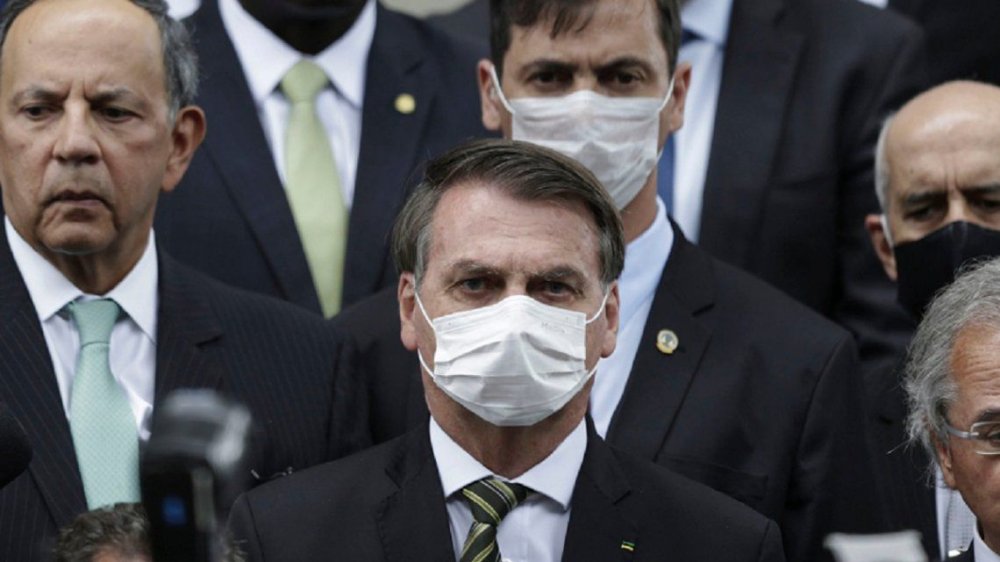 Tras un nuevo récord de muertos en Brasil, Bolsonaro anuncia la apertura 