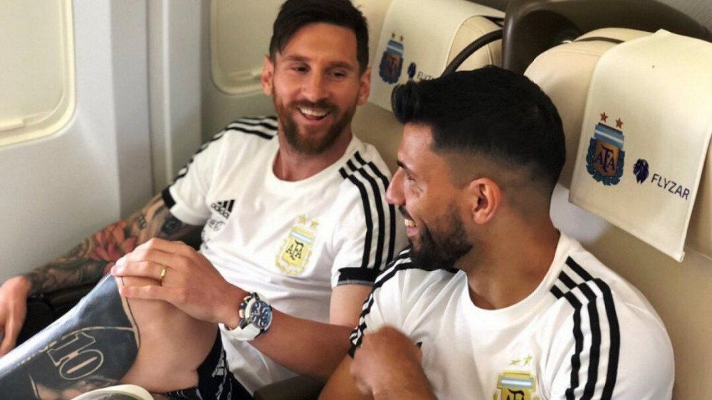 El Kun Agüero y una divertida conversación con Lionel Messi en Twitch