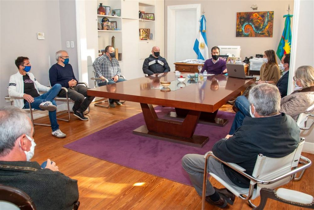 Petrecca recibió a dirigentes deportivos de la ciudad