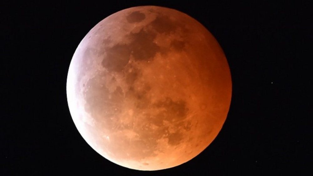 Este viernes habrá un eclipse de Luna de Fresa
