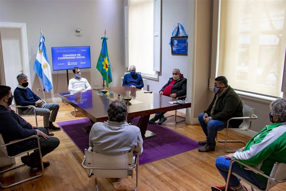 Petrecca recibió a representantes gremiales