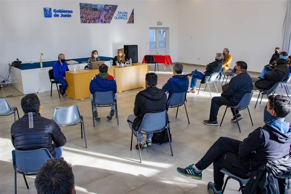 Reunión de autoridades municipales con referentes de deportes individuales
