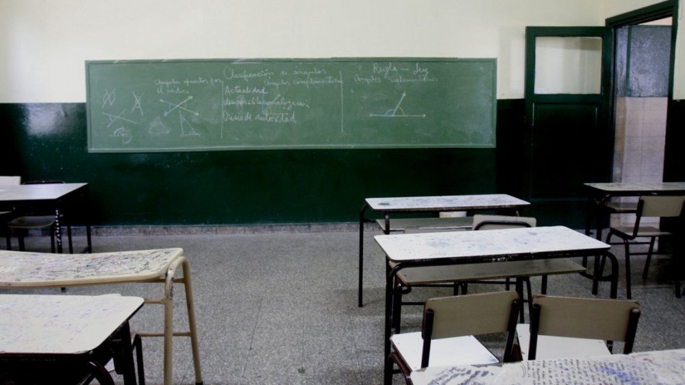 Grupos rotativos, distancia y tapabocas desde 1° grado: oficializan el protocolo para volver al aula en plena pandemia
