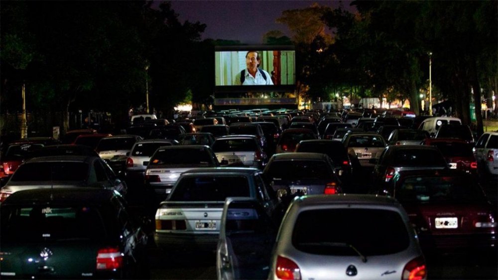Vuelve el autocine al AMBA: dónde y cuándo podrás ver películas con distancia social en San Isidro