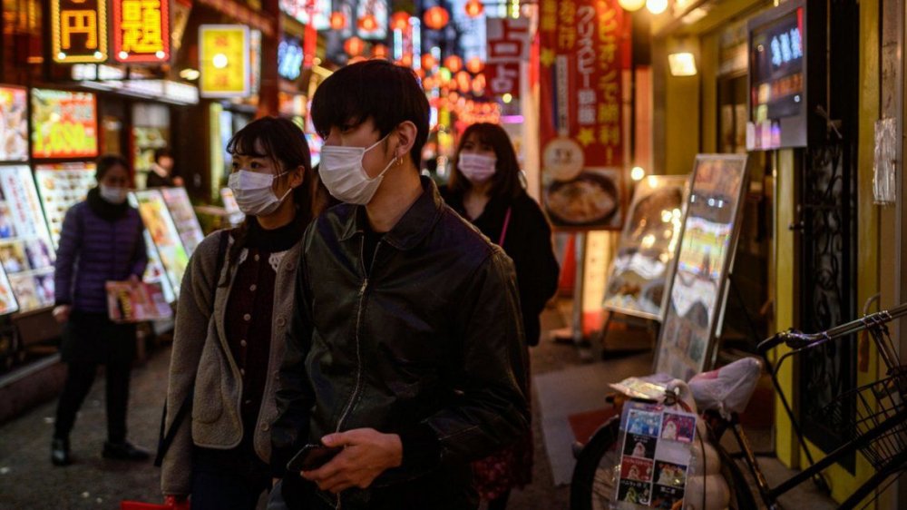 Japón vuelve a cerrar bares tras un nuevo récord de casos de coronavirus