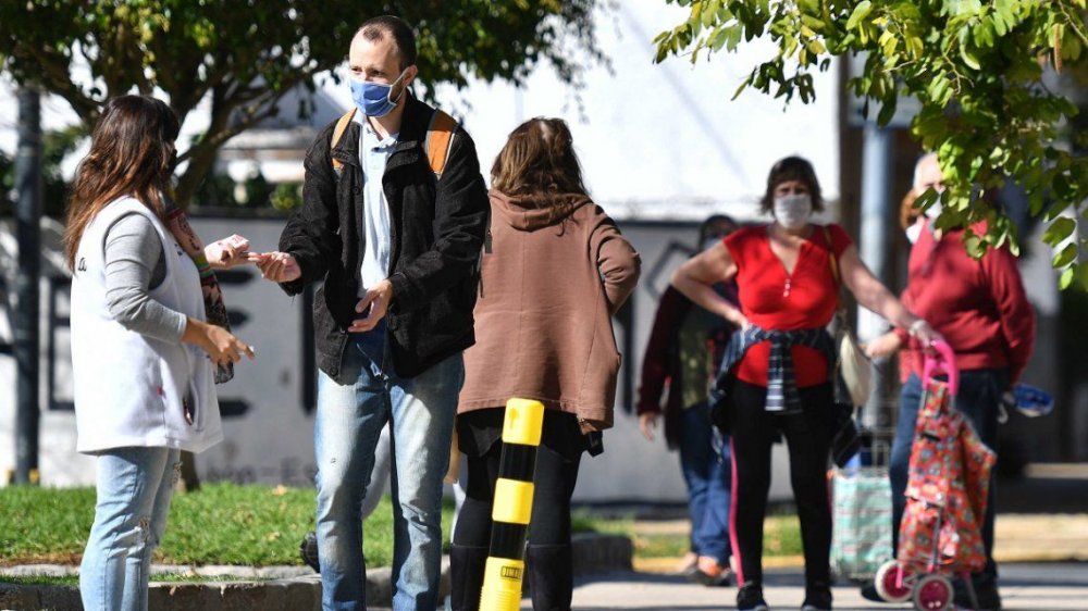 El Gobierno prohibirá por 15 días las reuniones sociales en todo el país