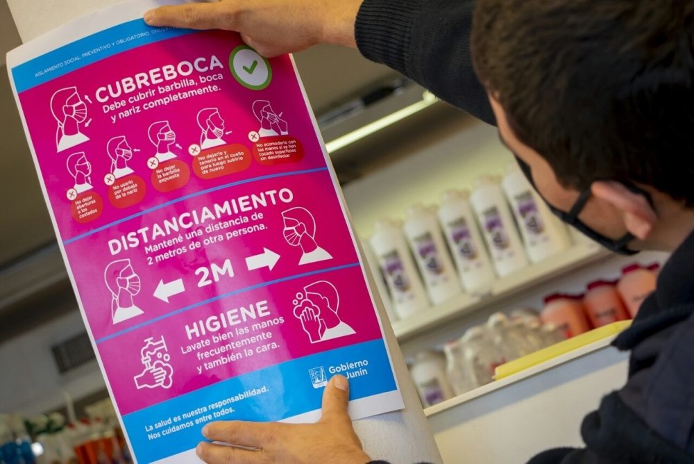 El municipio coloca cartelería recordando medidas de prevención