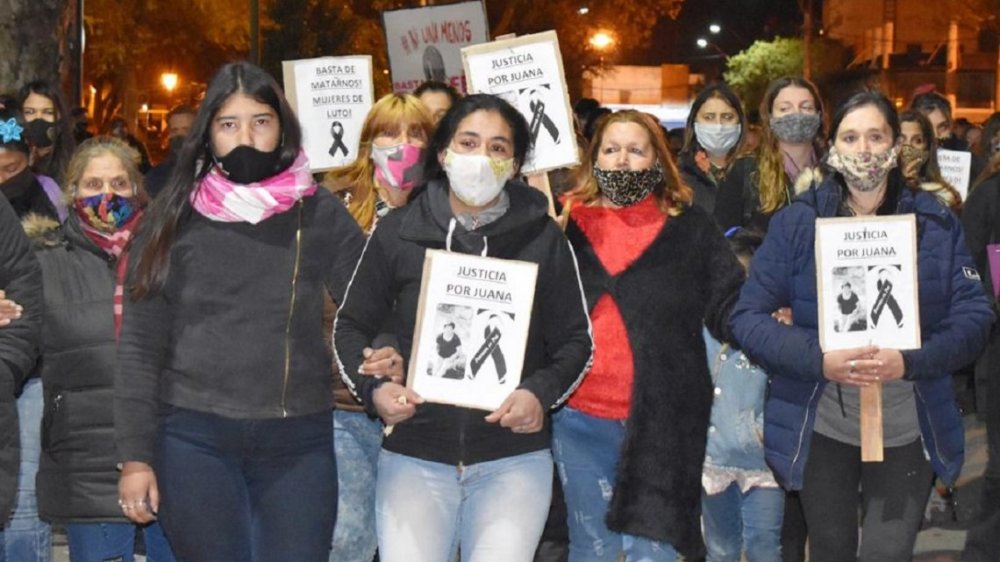 Familiares reclamaron justicia por el femicidio en Colonia Caroya