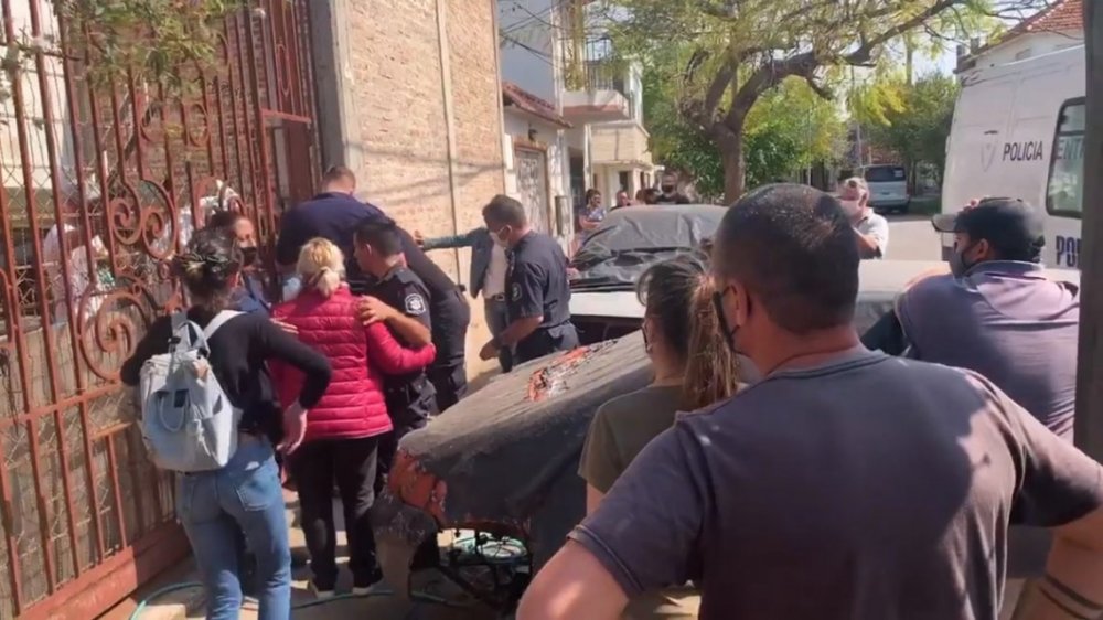 IMÁGENES SENSIBLES: Hallaron los restos de un hombre en un tacho en Quilmes