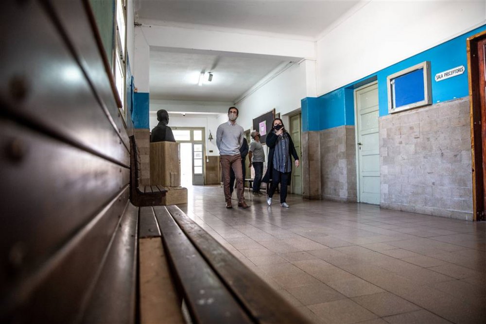 Finalizaron las obras de gas en la Secundaria N°6 y el ISFDT N°20 