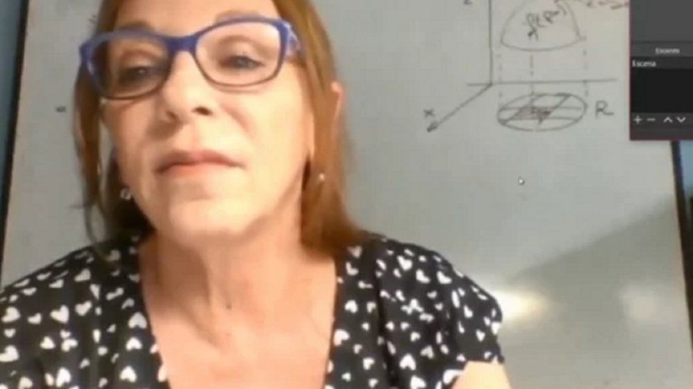 En un confuso episodio, una docente sacó de la clase a un chico que buscaba 