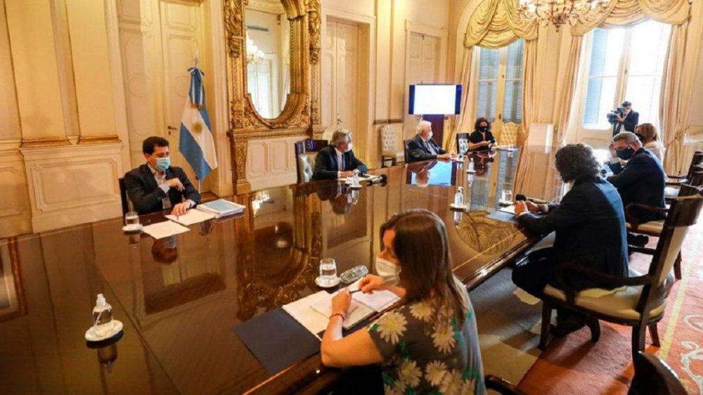 El Gobierno estima que la vacunación contra el coronavirus comenzará en la primera quincena de enero