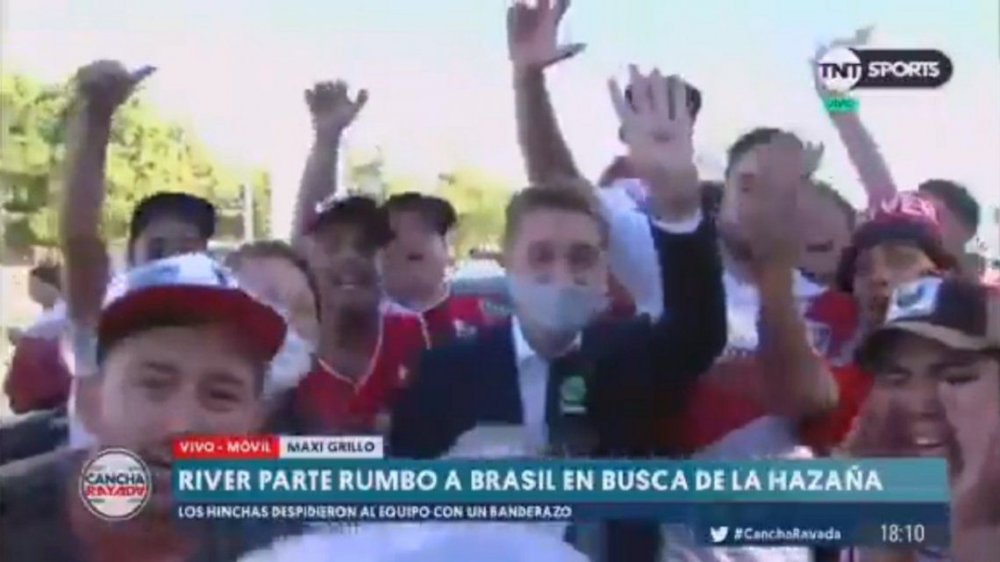 Así le robaron el celular a un periodista mientras cubría en vivo el banderazo de River