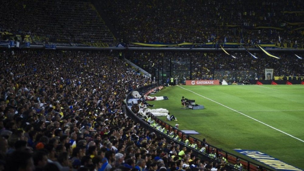 La AFA se reúne con los gobernadores para definir la vuelta del público a las canchas