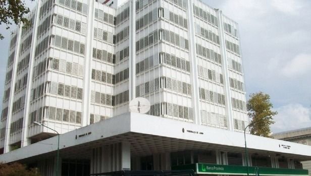La policía aprehendió a un médico juninense por incumplir una restricción de acercamiento