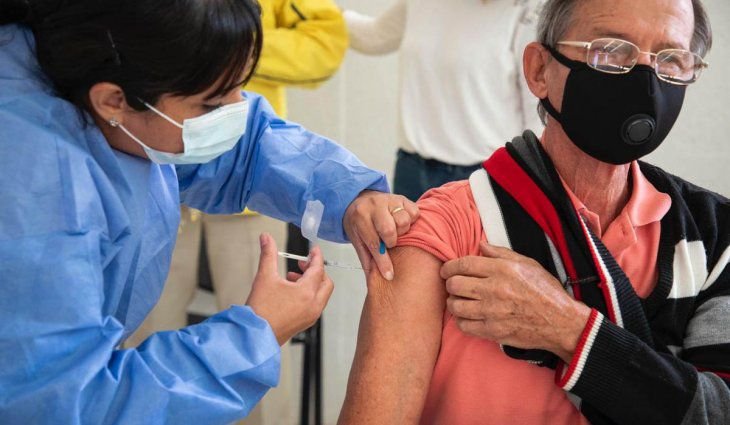 Ya se vacunaron contra el coronavirus más de 4 millones de bonaerenses