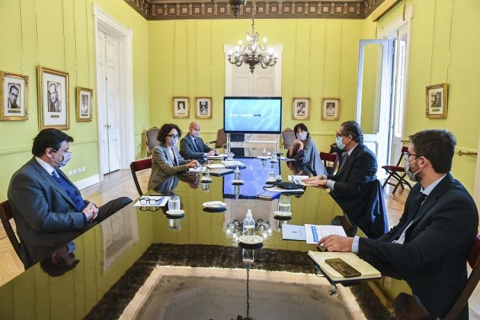 El Gobierno confirmó que estudian mecanismos para que las jubilaciones le ganen a la inflación - Vimarsana News
