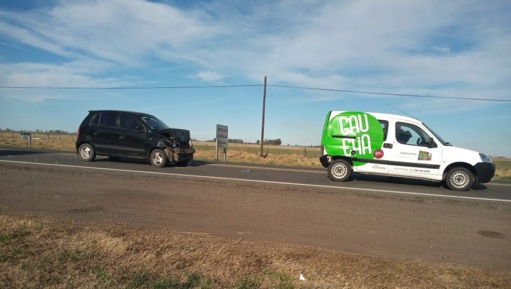 Chocaron un Hiunday y una Partner cerca del puesto de peaje de ruta 188